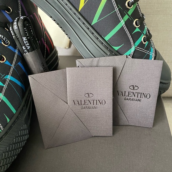 Valentino Sneakers - Picture 5 of 11